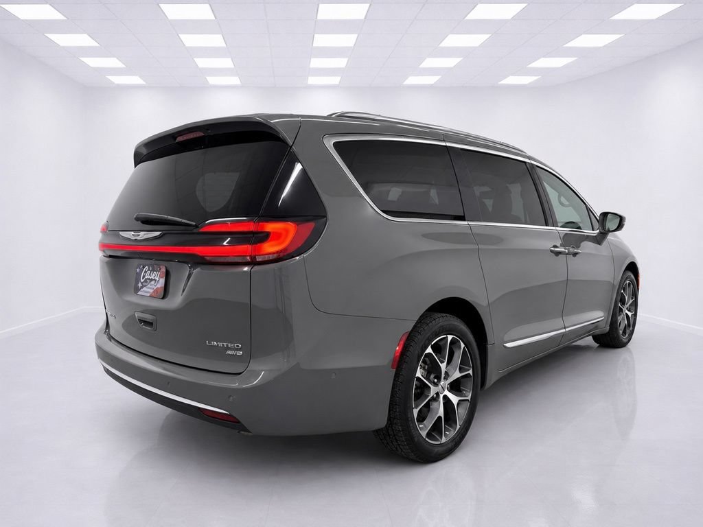Used 2021 Chrysler Pacifica Limited w/ Uconnect Theater Family Group AWD/4WD image 5