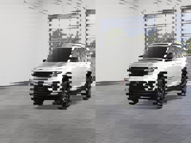 New 2025 Jeep Grand Cherokee Altitude image 1