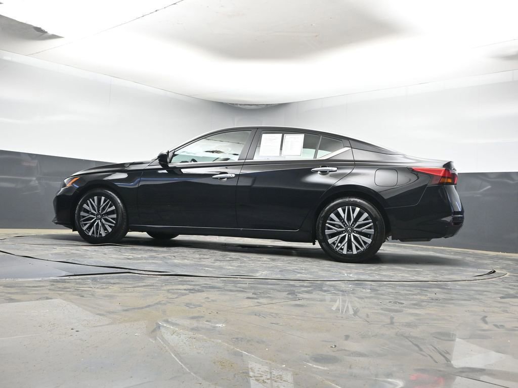 Used 2025 Nissan Altima 2.5 SV image 26