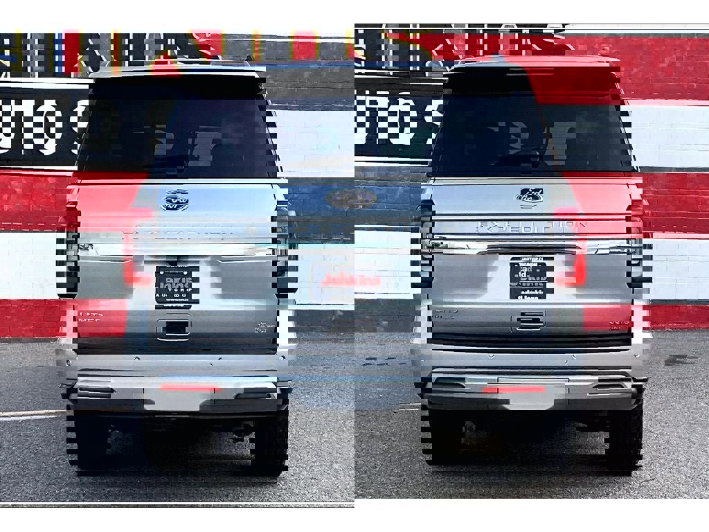 Used 2024 Ford Expedition Limited image 4