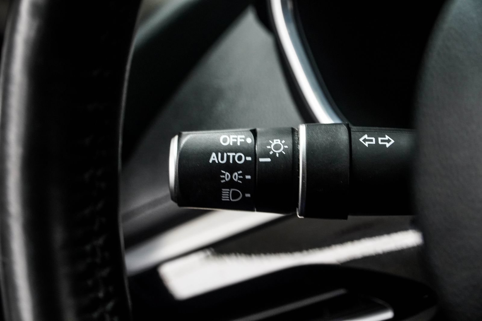 Used 2023 Acura MDX SH-AWD image 33