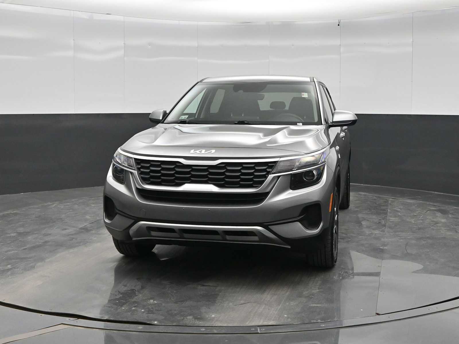 Used 2022 Kia Seltos LX AWD/4WD image 3