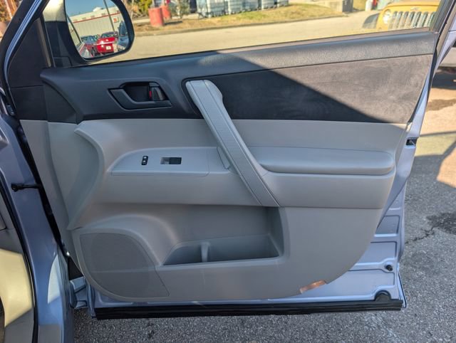 Used 2010 Toyota Highlander 4WD image 24