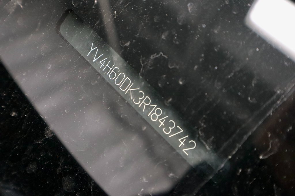 Used 2024 Volvo XC60 T8 Core image 33