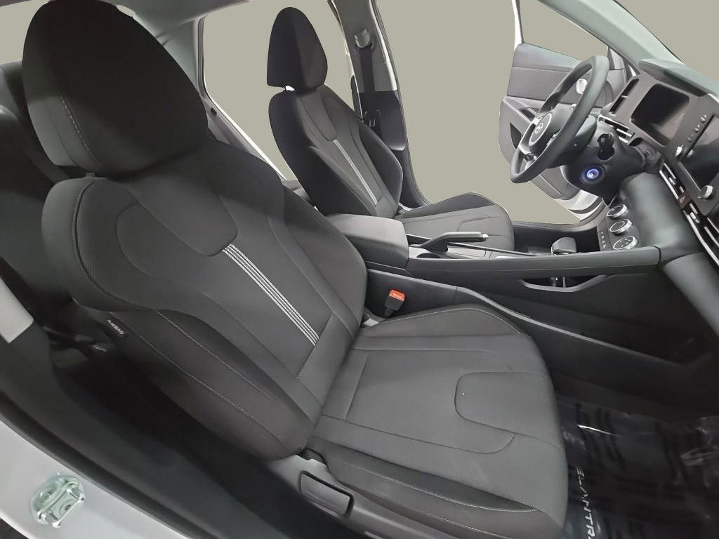 New 2026 Hyundai Elantra SE FWD image 19