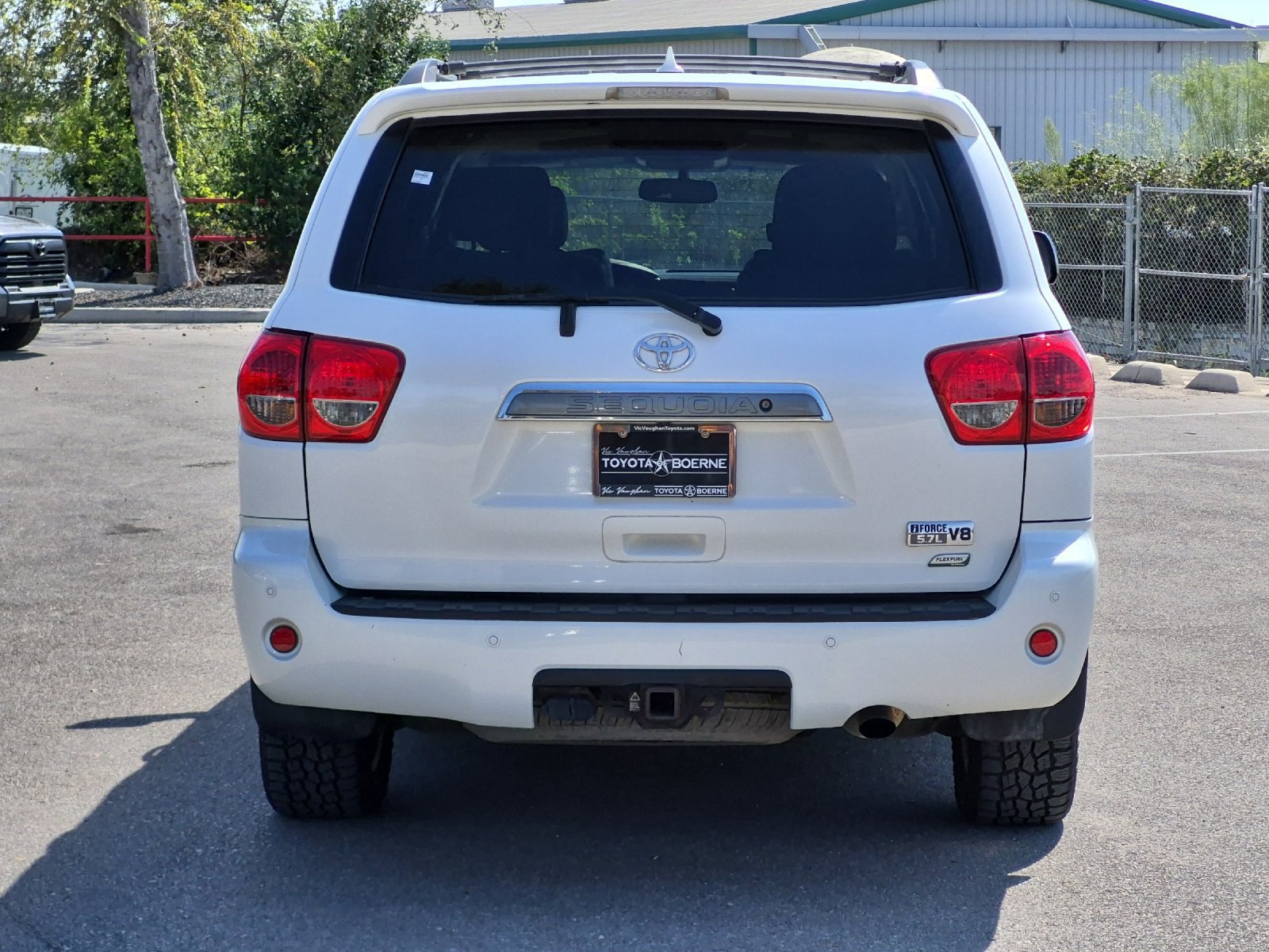 Used 2014 Toyota Sequoia Platinum AWD/4WD image 4