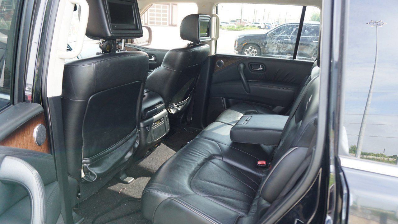 Used 2011 INFINITI QX56 4WD w/ Deluxe Touring Pkg image 10