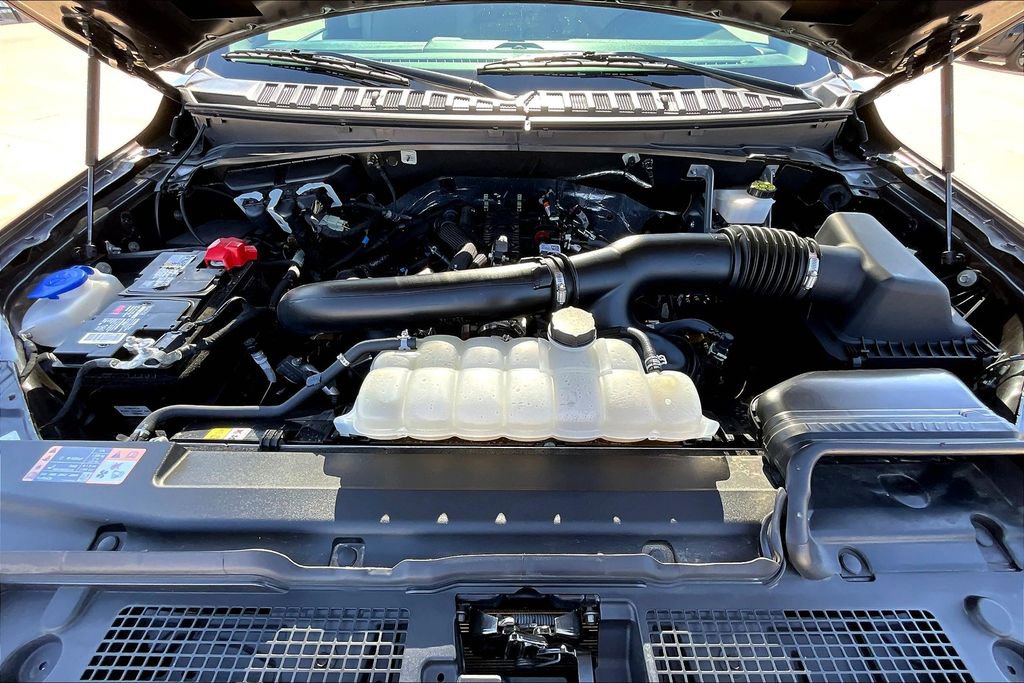 Used 2024 Ford Expedition XLT image 12