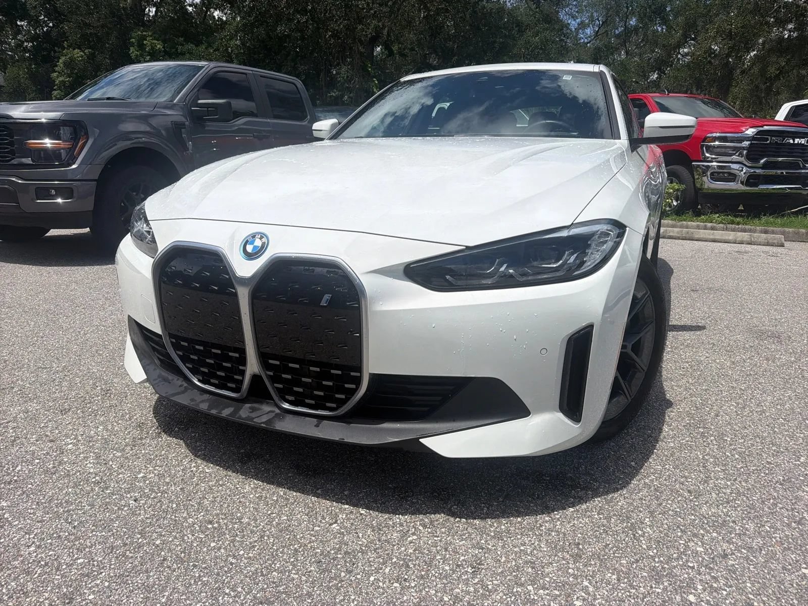 Used 2023 BMW i4 eDrive35 RWD image 3
