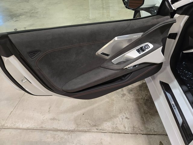 Used 2023 Chevrolet Corvette Stingray Premium Cpe w/ Z51 Performance Package image 9