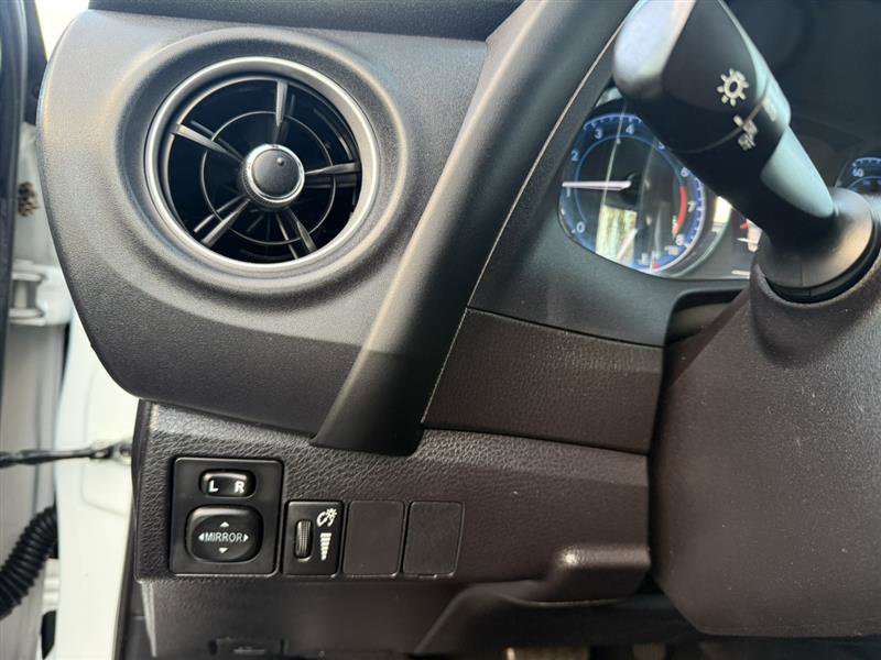 Used 2017 Toyota Corolla SE image 30