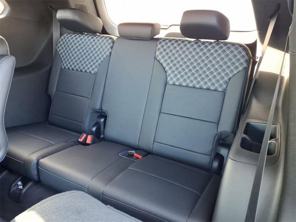 New 2026 GMC Acadia Denali w/ Super Cruise Package image 7