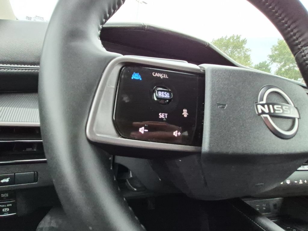 Used 2025 Nissan Murano SV AWD/4WD image 14