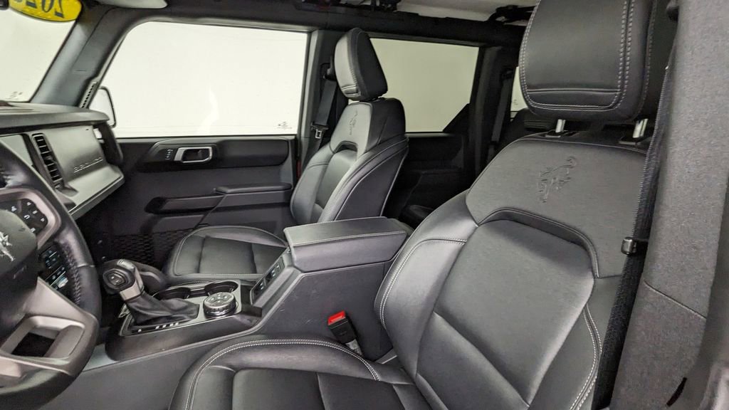 Certified 2025 Ford Bronco Badlands image 3