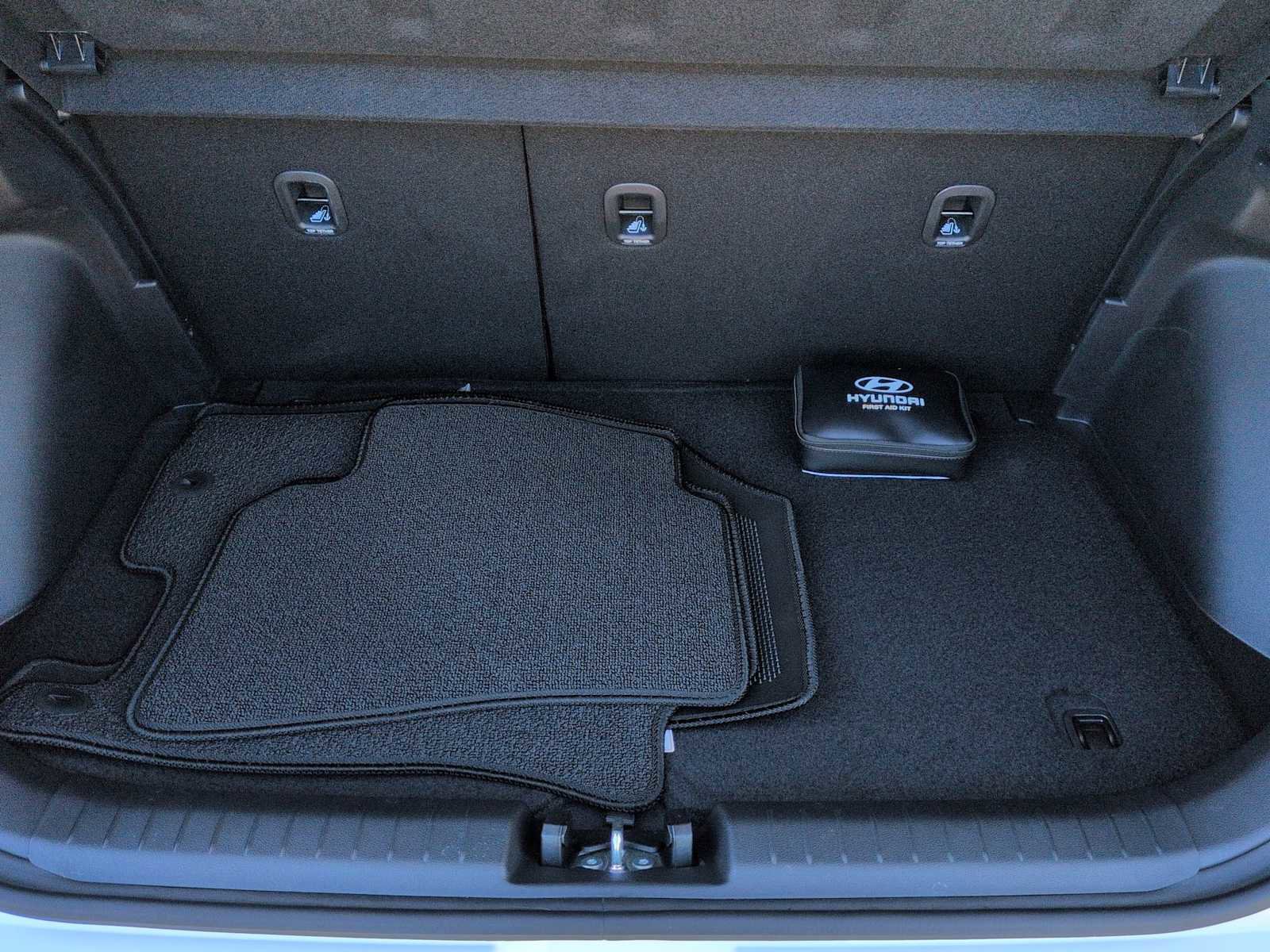 Certified 2026 Hyundai Venue SEL image 33