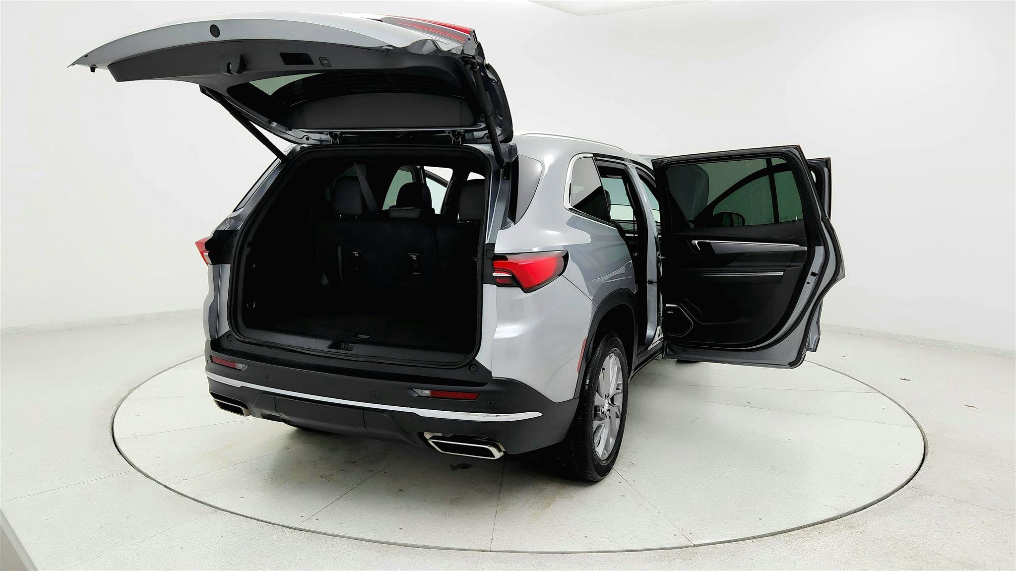 Used 2025 Buick Enclave Preferred image 11