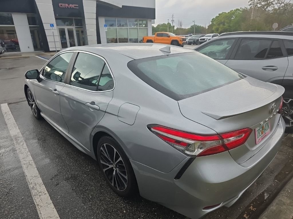 Used 2019 Toyota Camry SE image 6