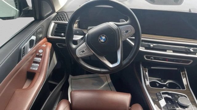 Used 2023 BMW X7 xDrive40i AWD/4WD image 17