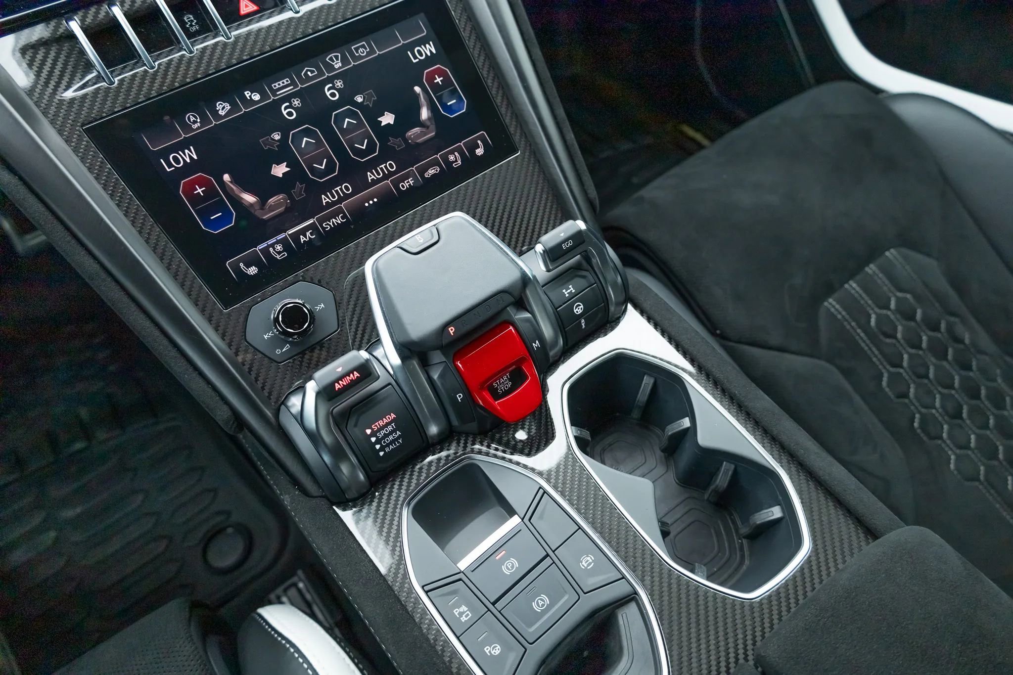 Used 2024 Lamborghini Urus Performante AWD/4WD image 63