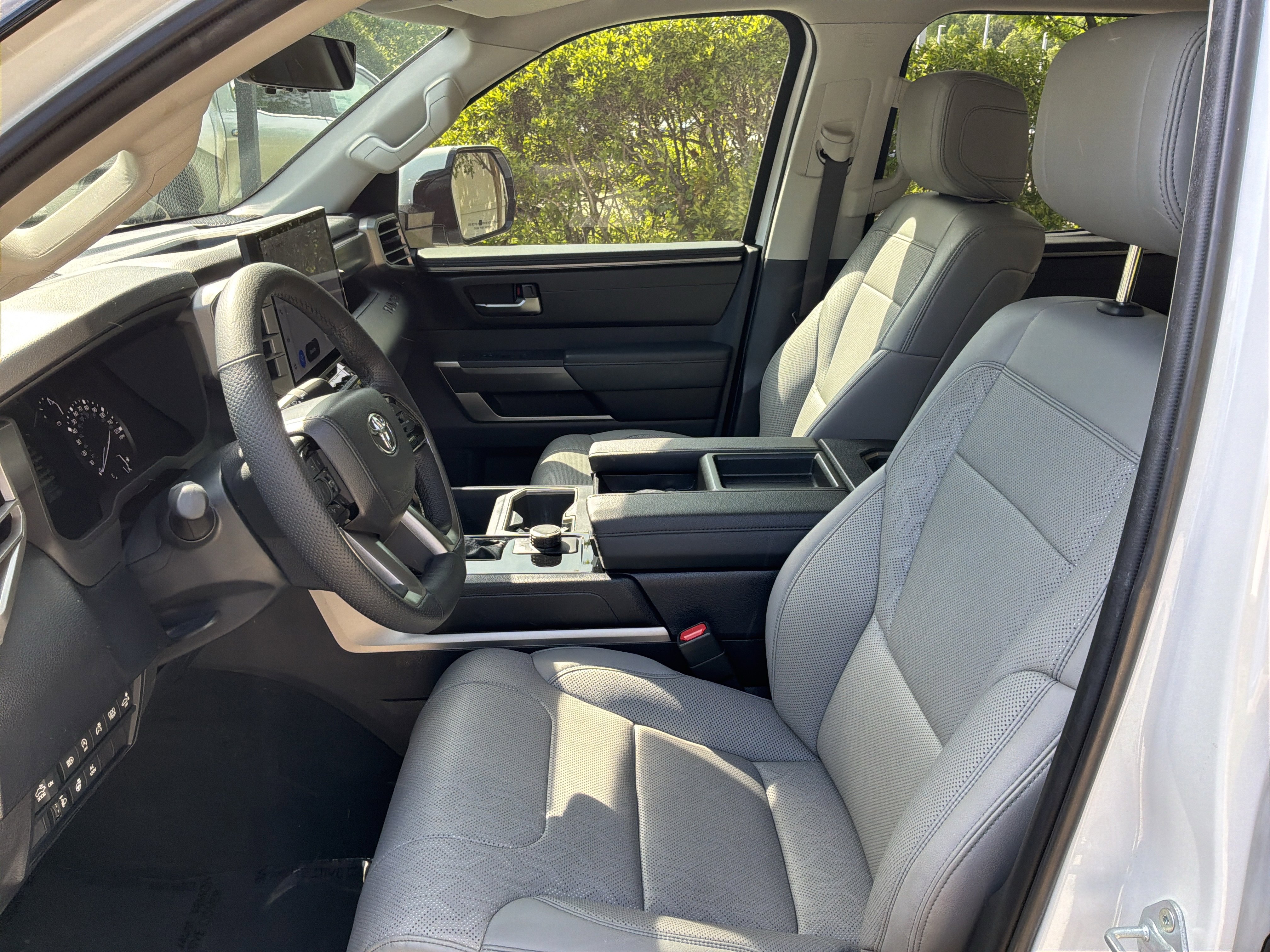 Used 2022 Toyota Tundra SR5 RWD image 16