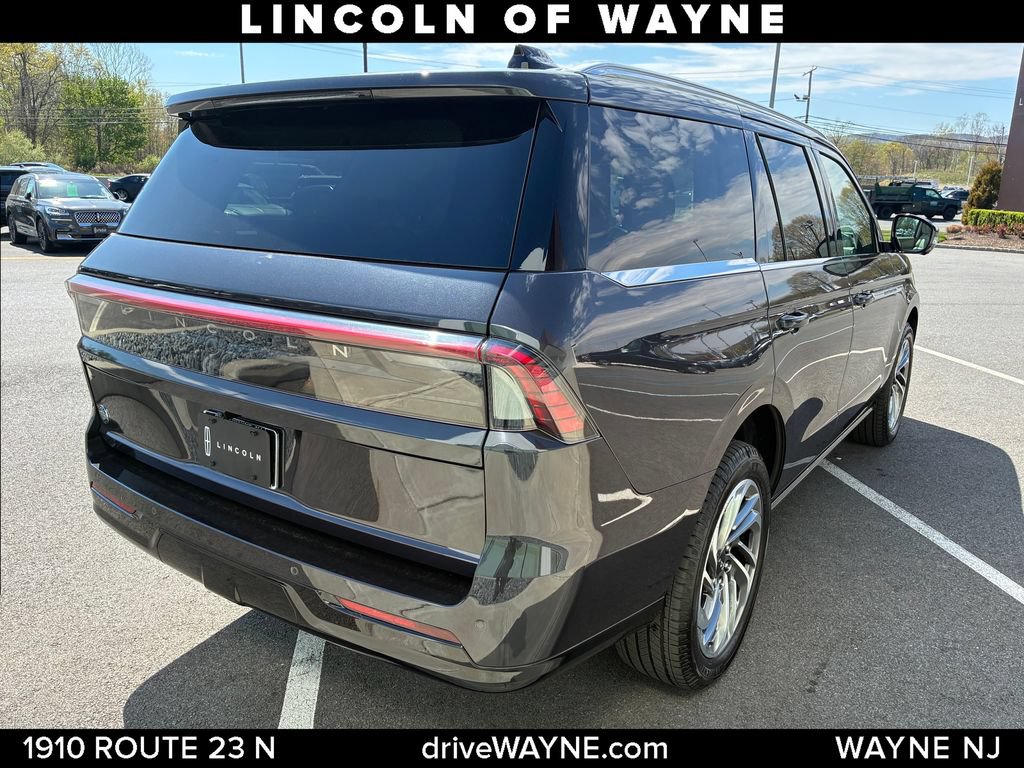 Used 2026 Lincoln Navigator Reserve AWD/4WD image 7