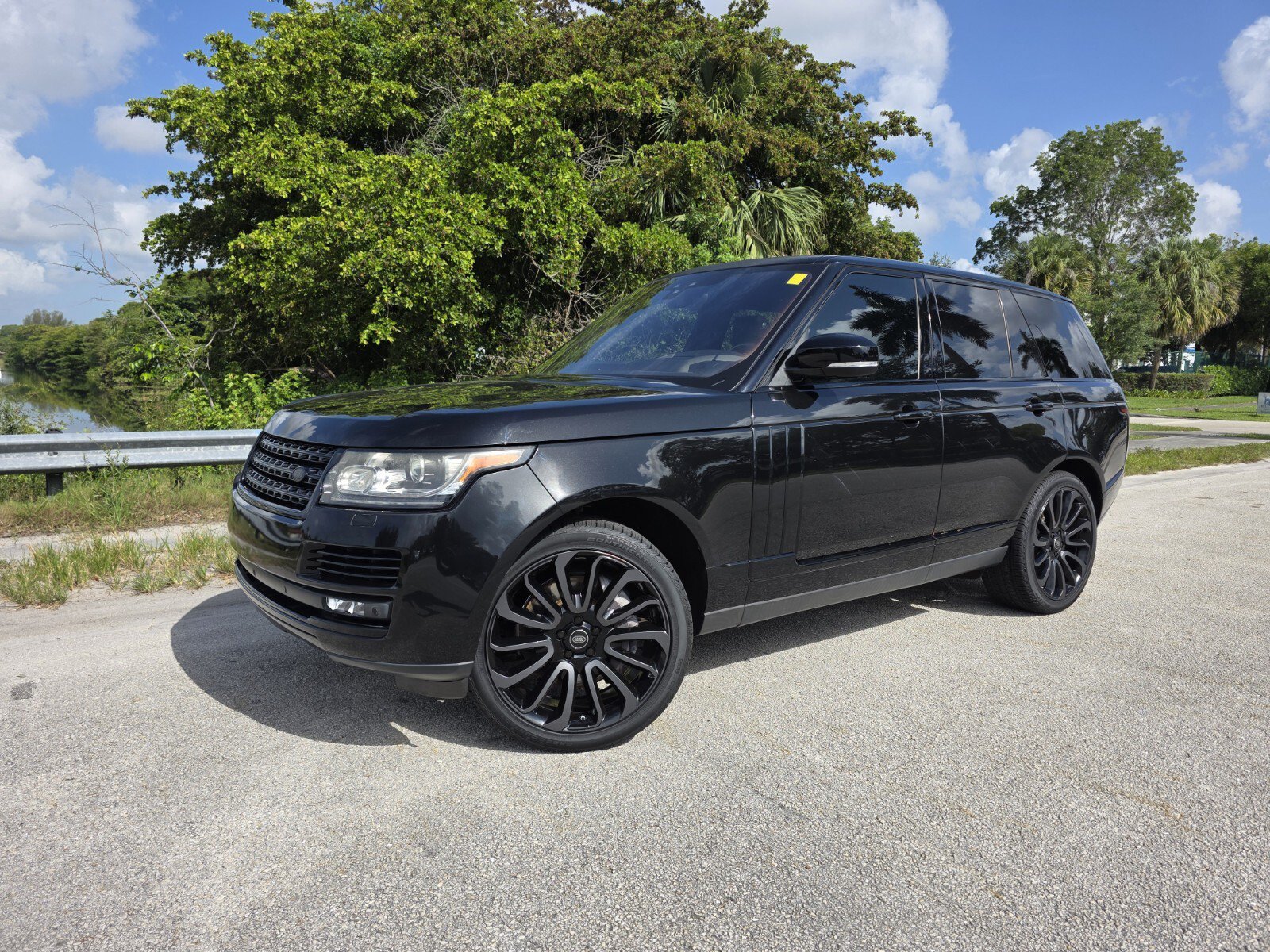 Used 2017 Land Rover Range Rover Supercharged AWD/4WD video 1