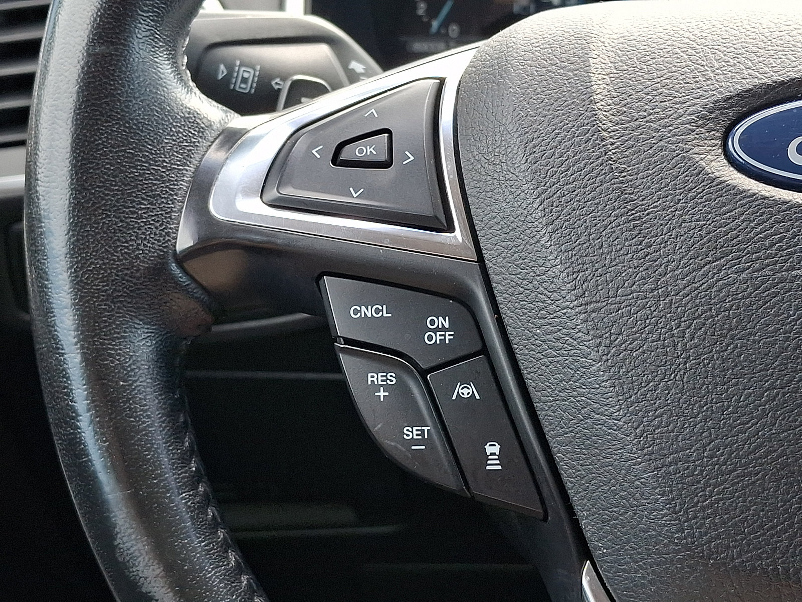 Used 2019 Ford Edge SEL w/ Equipment Group 201A AWD/4WD image 21