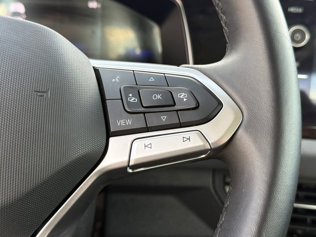 Used 2025 Volkswagen Jetta SE image 16