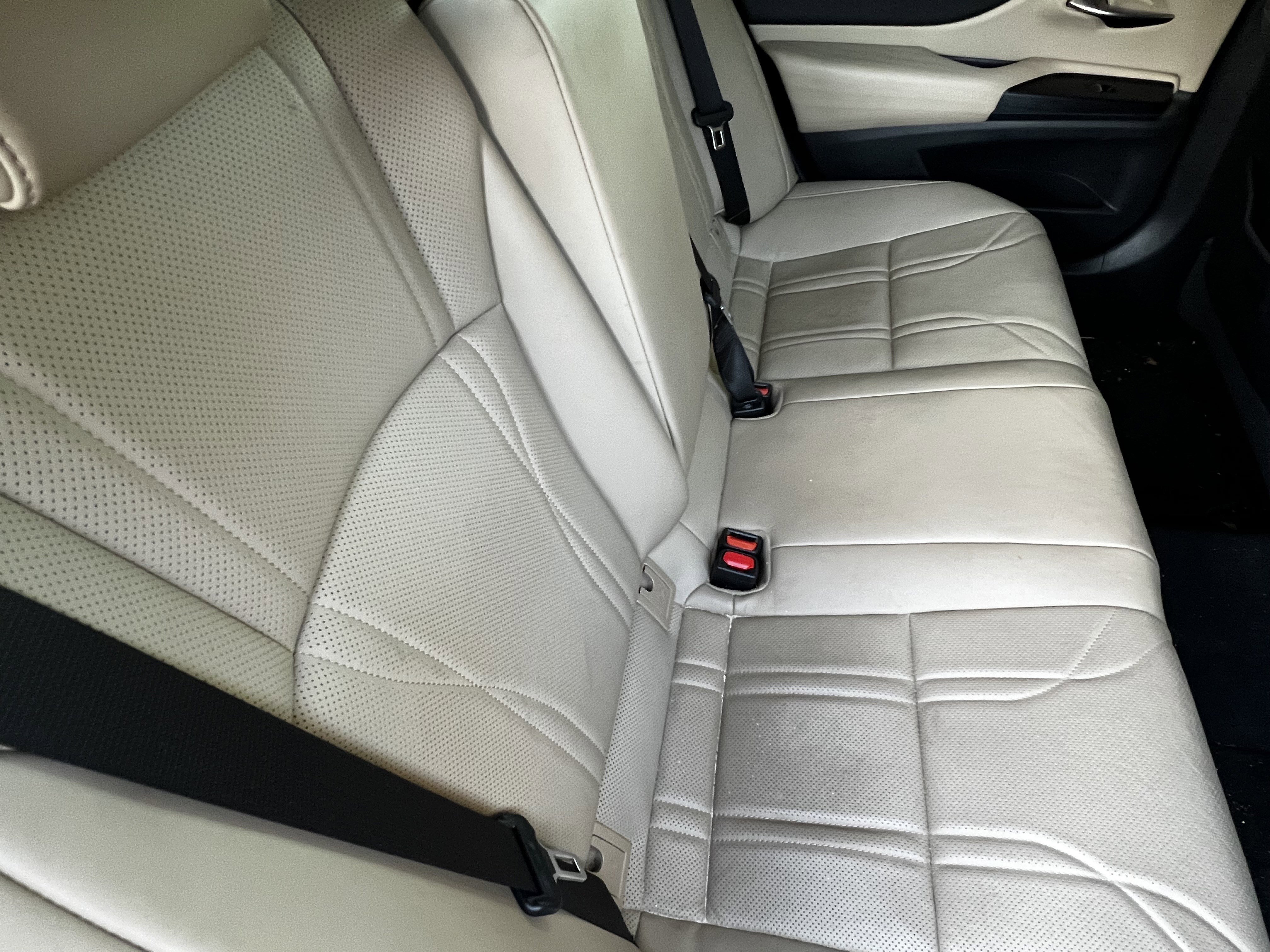 Used 2021 Lexus ES 300h Ultra Luxury w/ Accessory Package 2 image 40