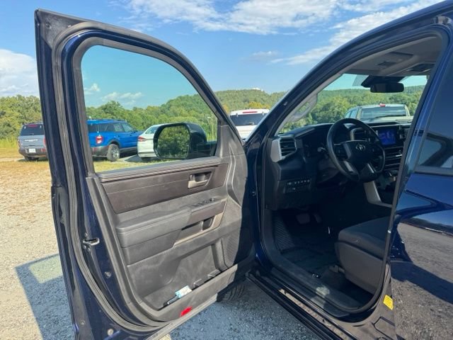 Used 2022 Toyota Tundra SR5 w/ SR5 Convenience Package AWD/4WD image 12