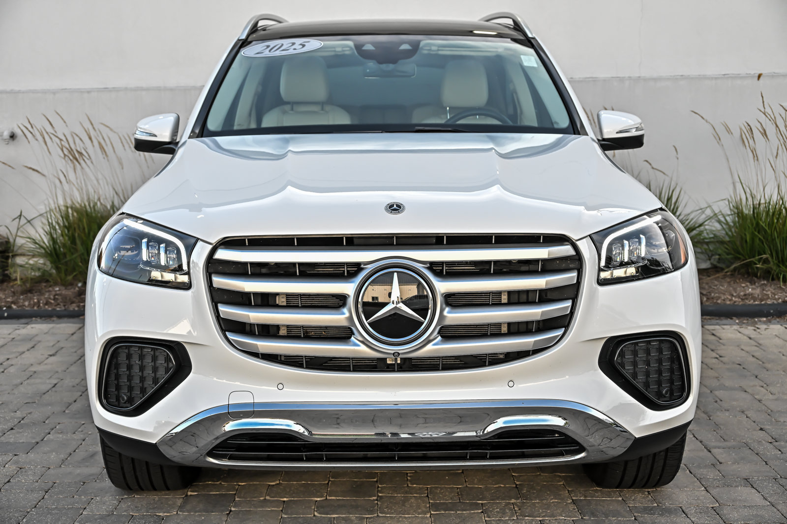 Used 2025 Mercedes-Benz GLS 450 4MATIC image 4
