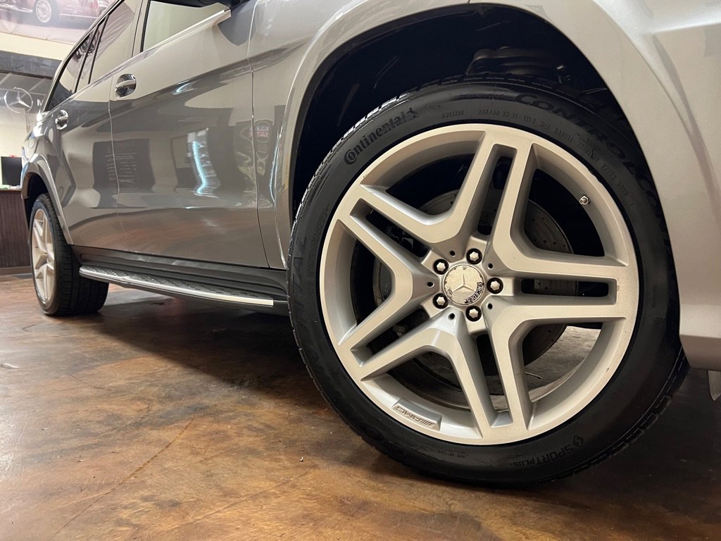 Used 2015 Mercedes-Benz GL 550 4MATIC image 43