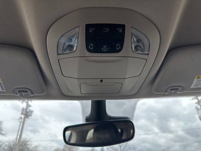 Used 2024 Chrysler Pacifica Touring-L image 24