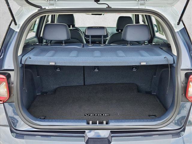 Used 2021 Hyundai Venue FWD image 6