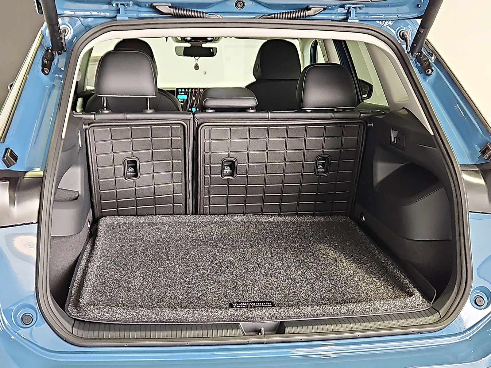 New 2026 Volkswagen Tiguan SE image 8