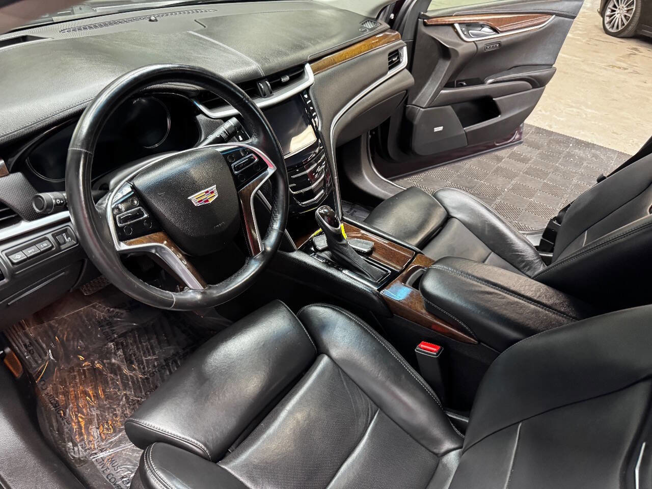 Used 2017 Cadillac XTS Premium Luxury image 31