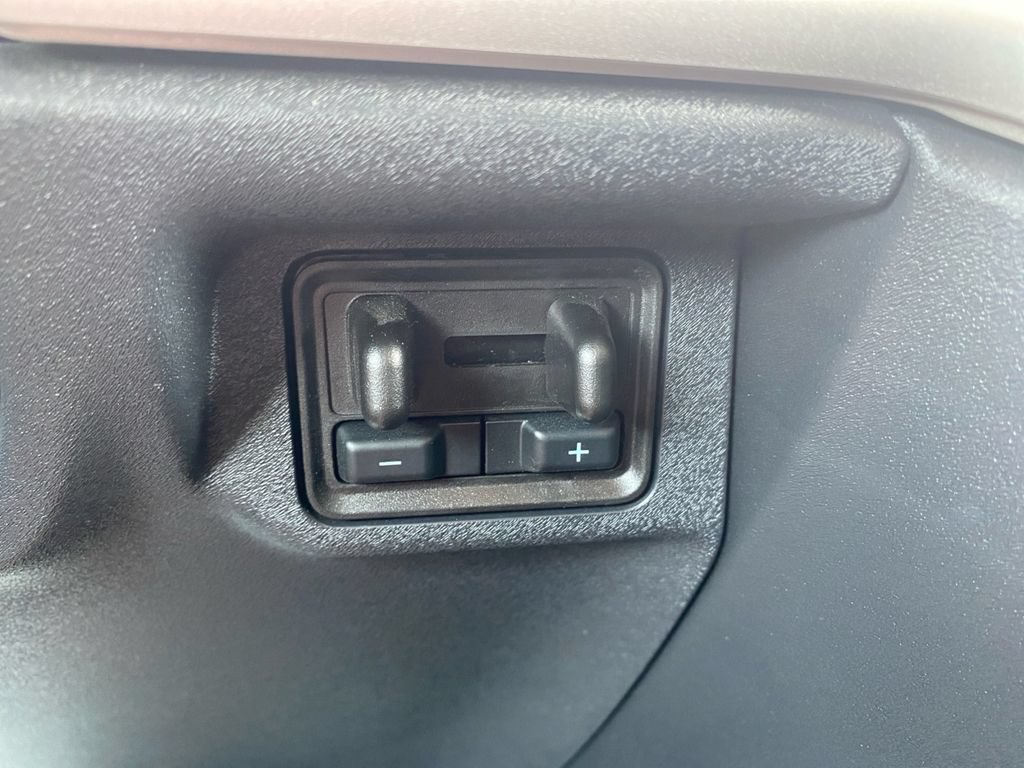 Used 2025 Ford Expedition Active AWD/4WD image 43