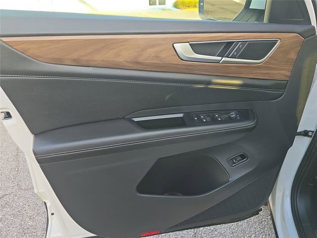 Used 2025 Volkswagen Atlas SE FWD image 17