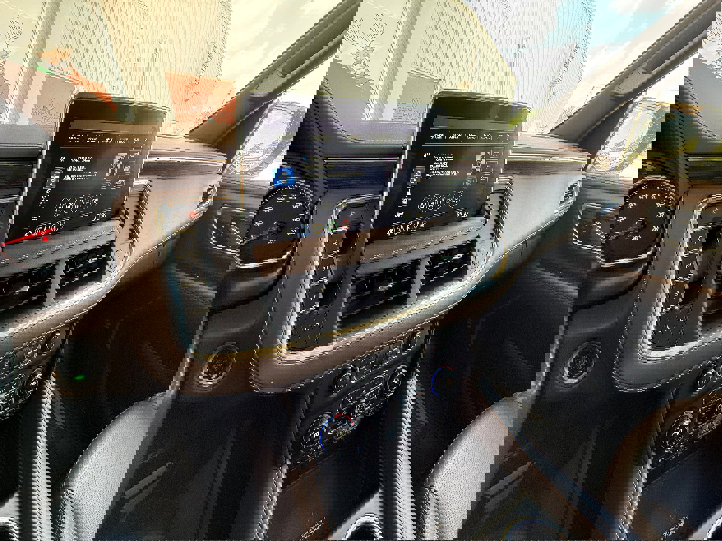 Used 2021 Chevrolet Tahoe High Country w/ Premium Package image 30