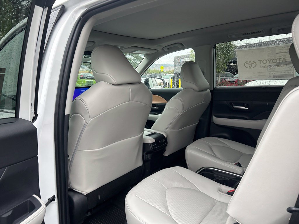 Used 2026 Toyota Grand Highlander AWD image 19