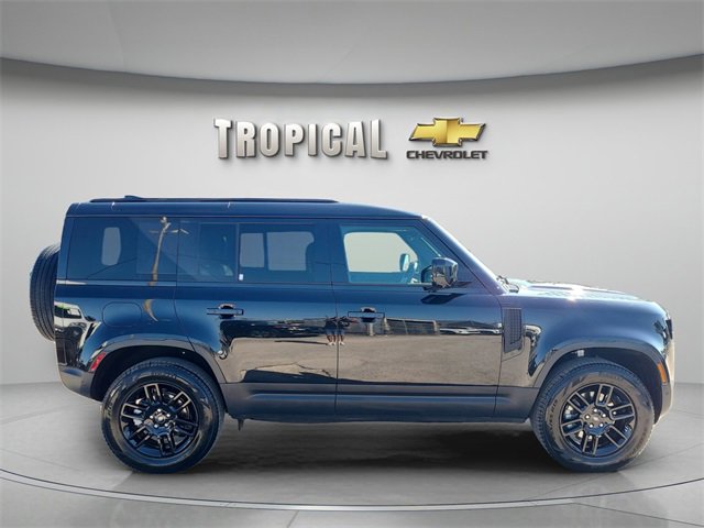 Used 2025 Land Rover Defender 110 S image 6