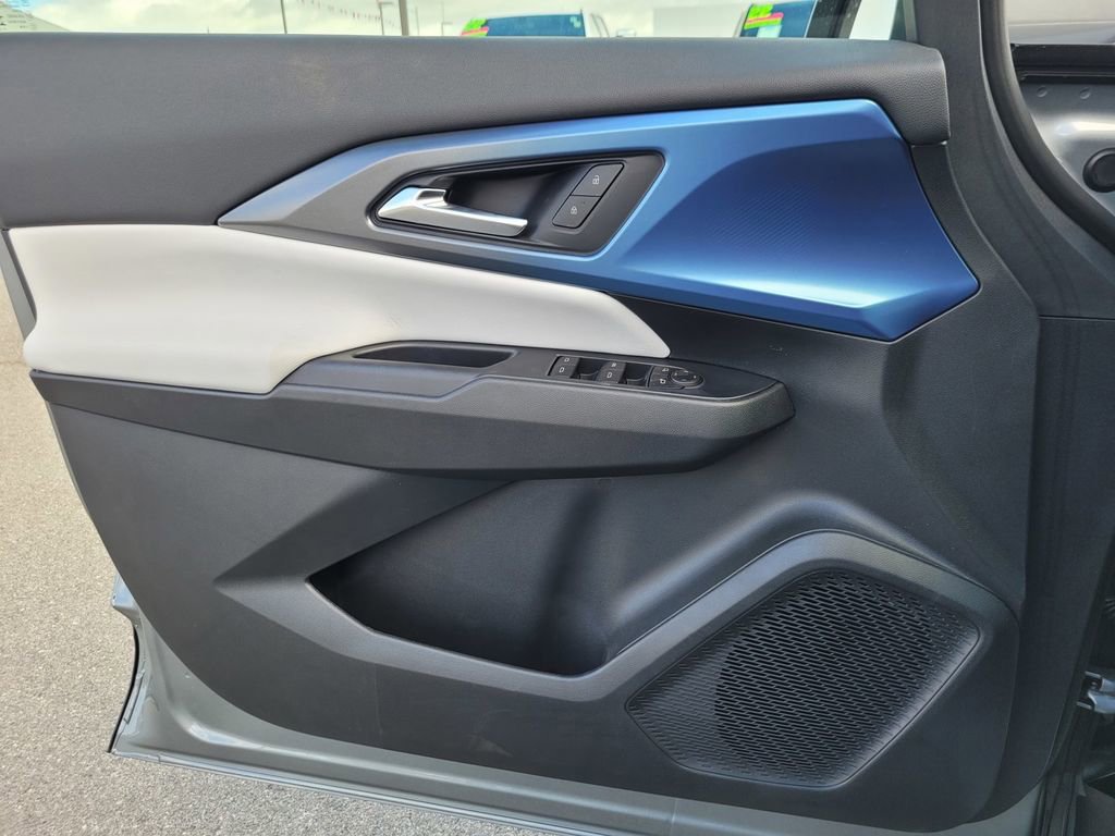 New 2026 Chevrolet Equinox EV LT image 24