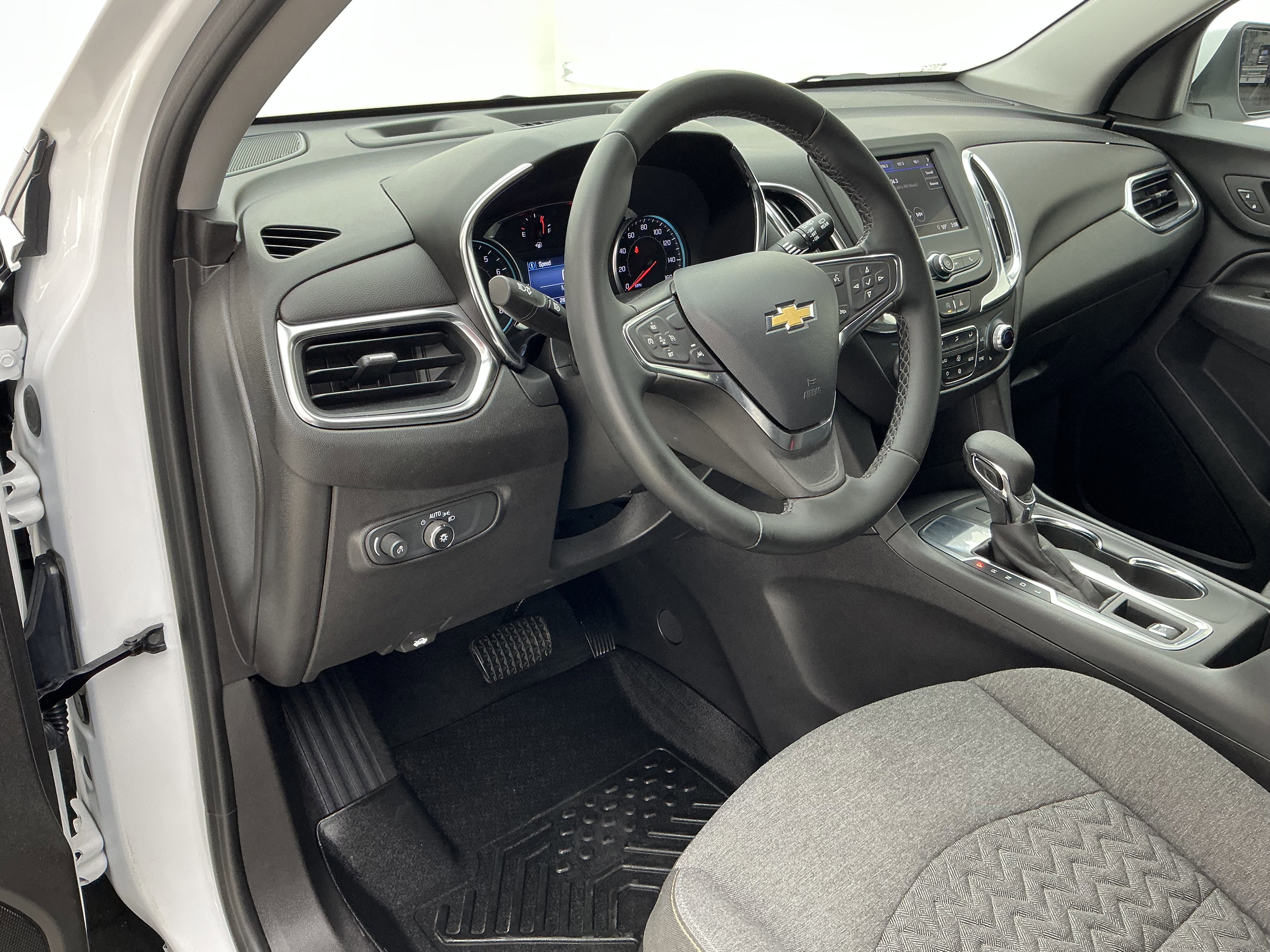 Used 2024 Chevrolet Equinox LT image 16