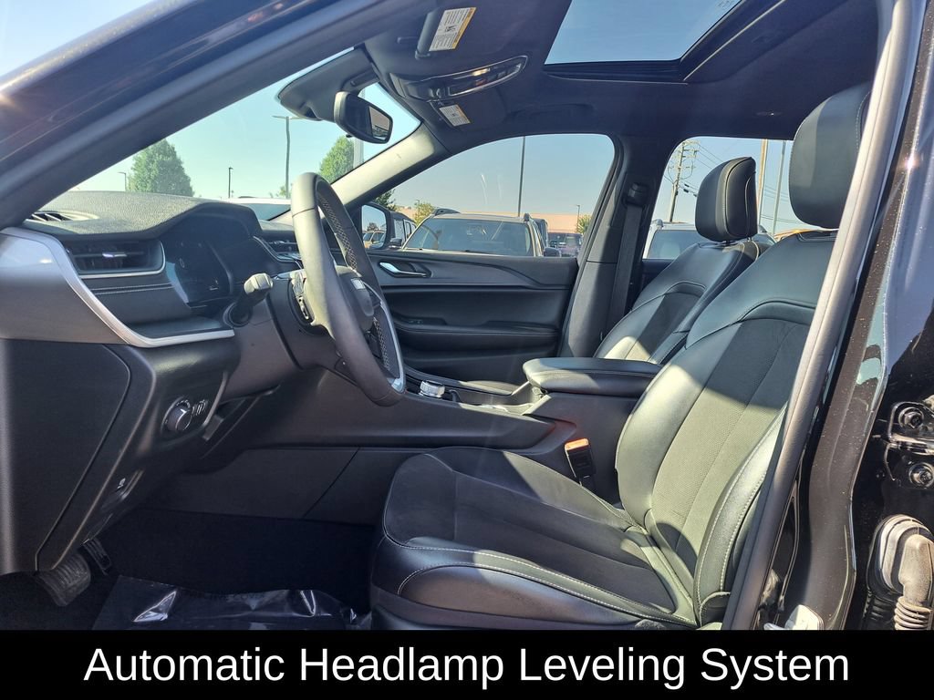 Certified 2024 Jeep Grand Cherokee L Altitude AWD/4WD image 10