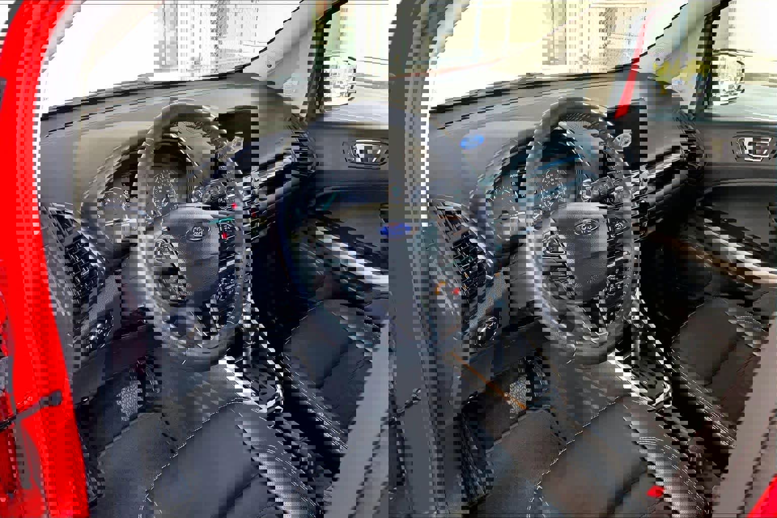 Used 2020 Ford EcoSport Titanium image 18