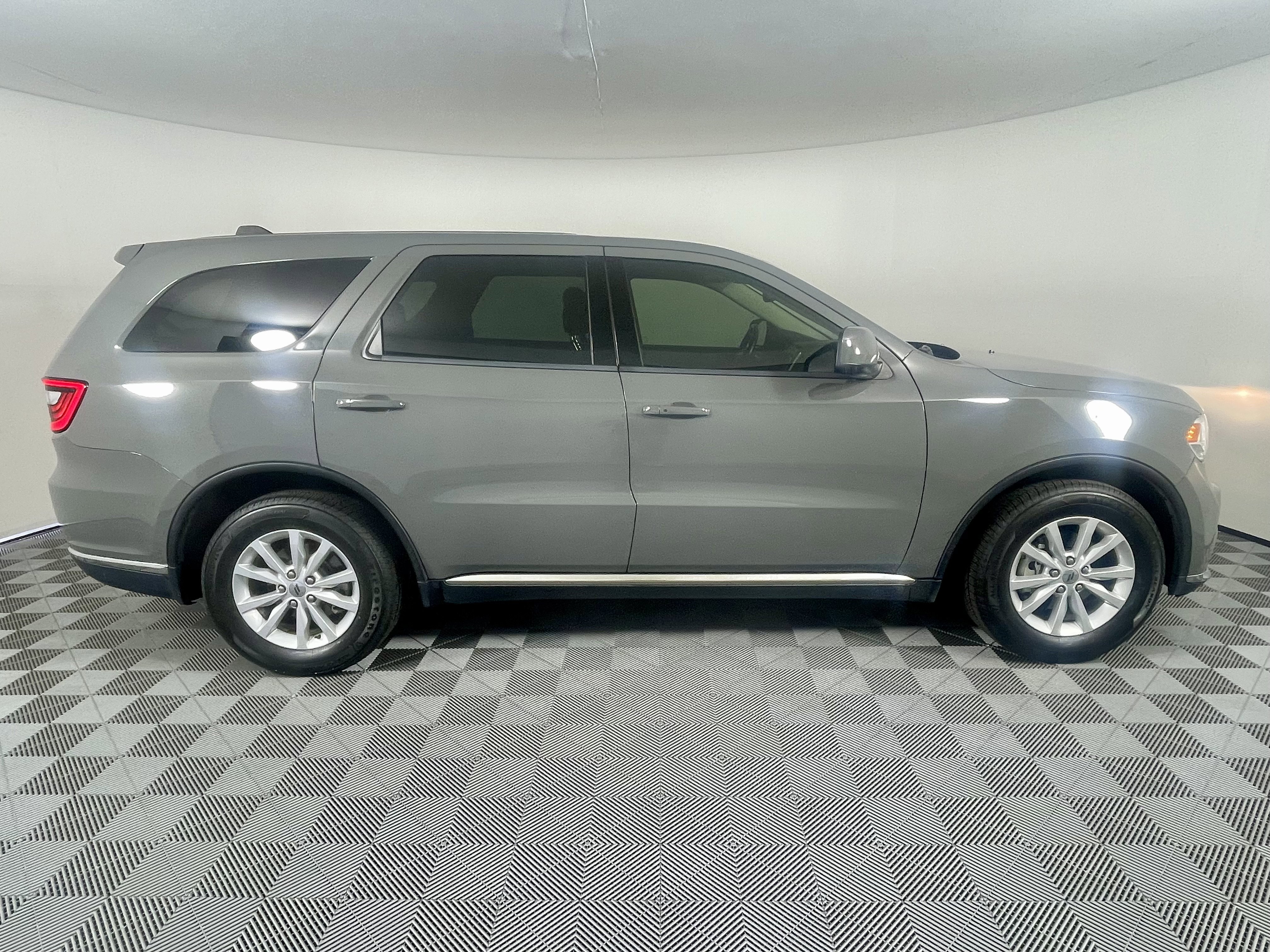 Used 2020 Dodge Durango SXT w/ Trailer Tow Group IV RWD image 6