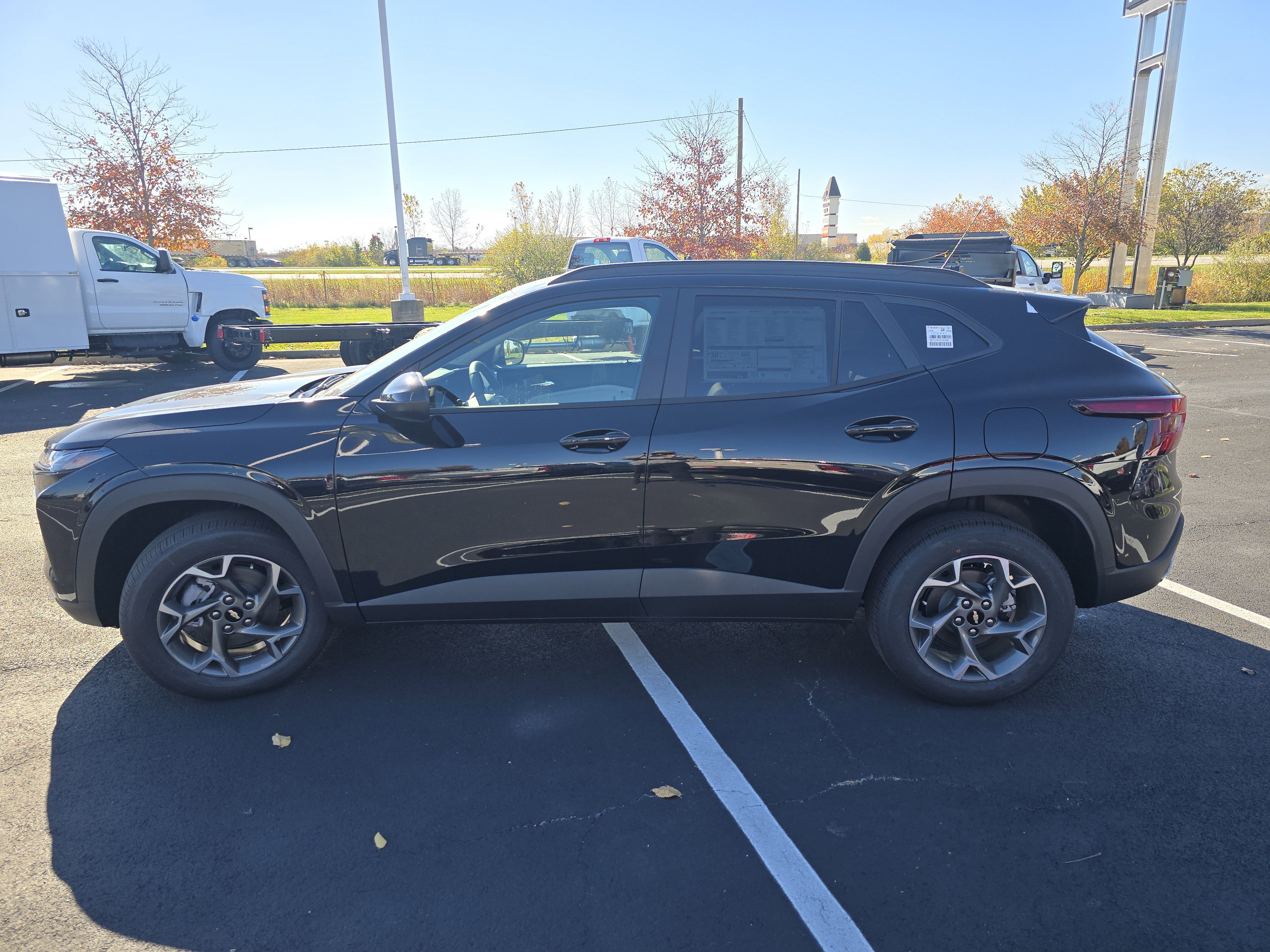 New 2026 Chevrolet Trax LT w/ Sunroof Package image 14
