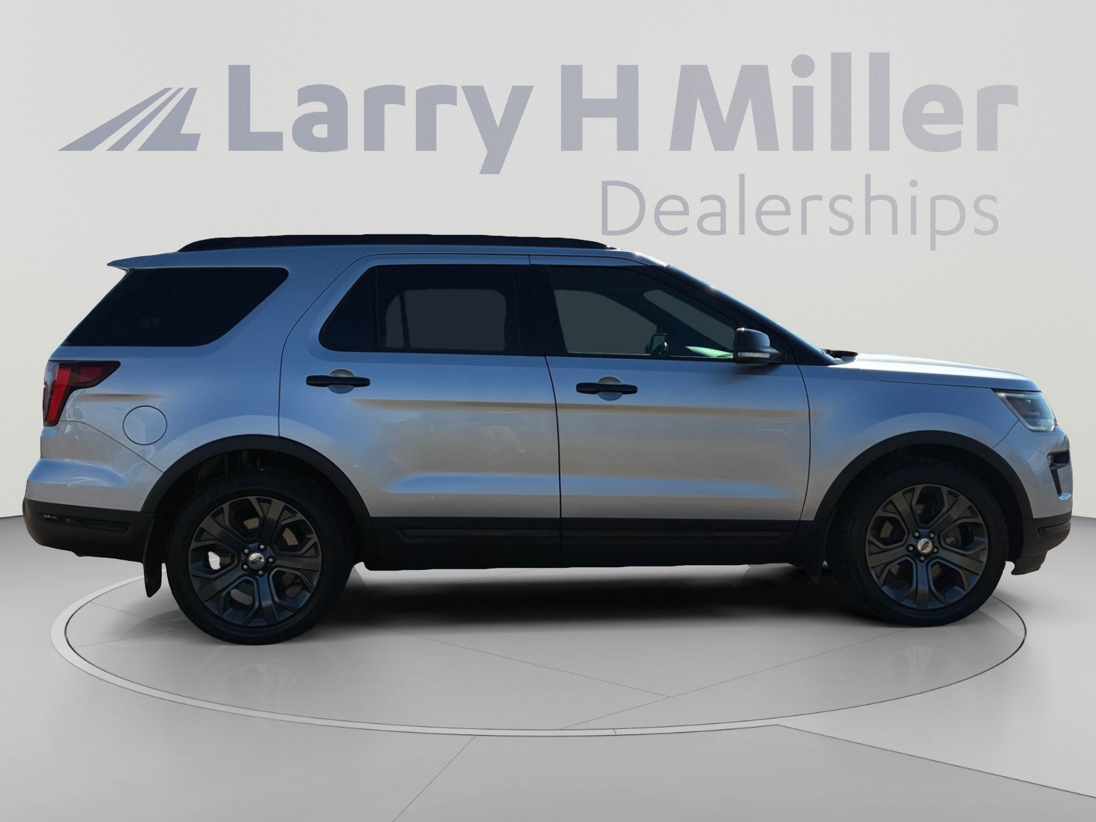 Used 2018 Ford Explorer Sport w/ Equipment Group 401A AWD/4WD image 6