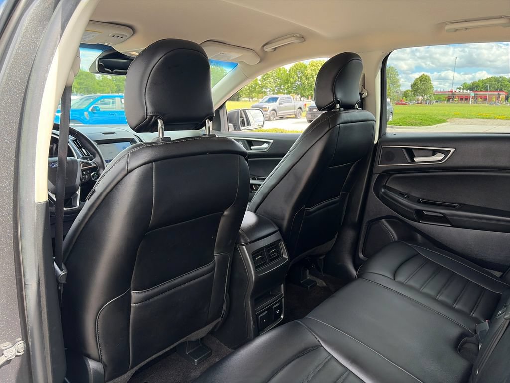 Used 2019 Ford Edge SEL w/ Equipment Group 201A AWD/4WD image 27