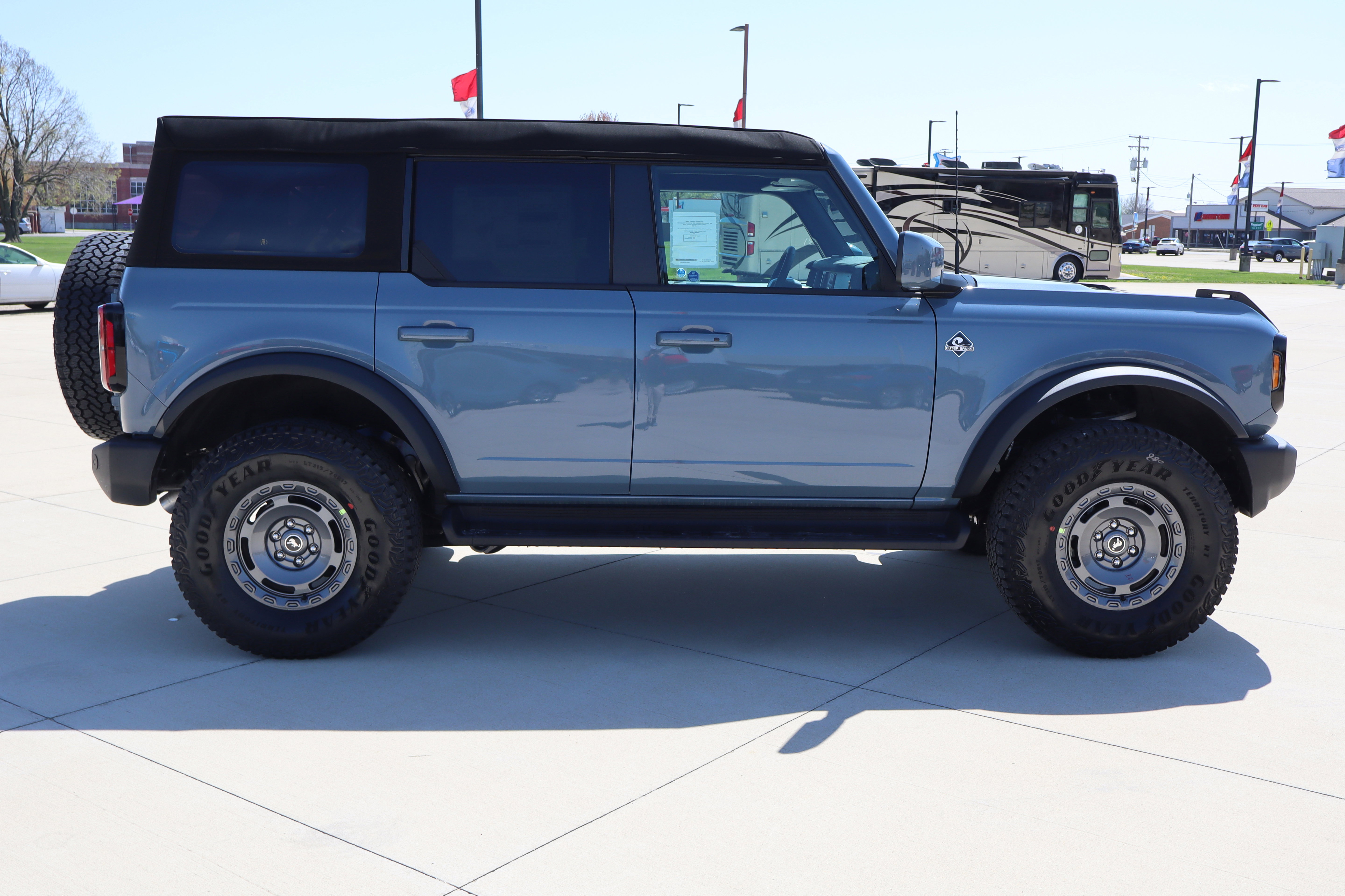 New 2025 Ford Bronco Outer Banks w/ Sasquatch Package image 4